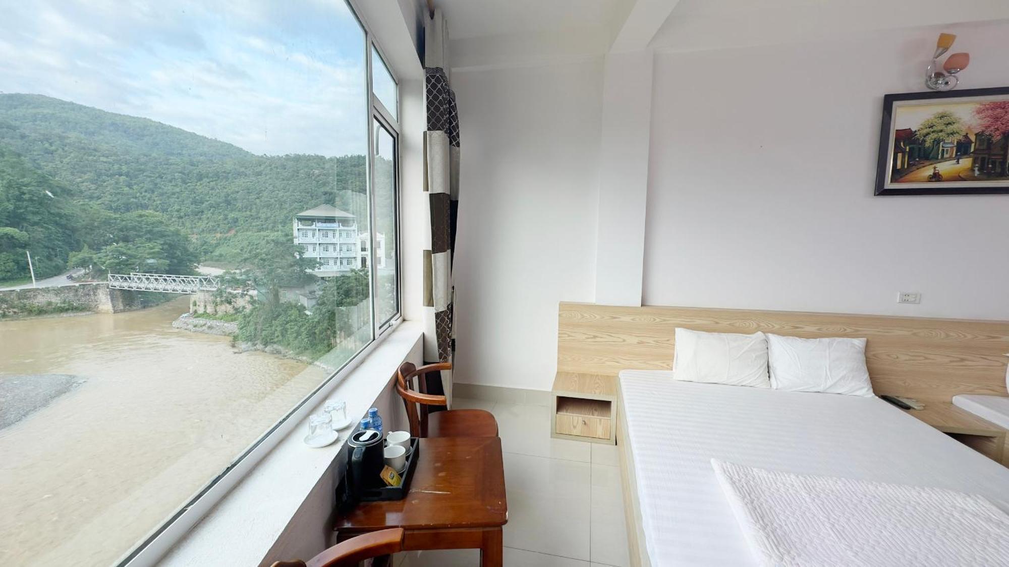 Quy Anh Hotel Bao Lac Town Экстерьер фото
