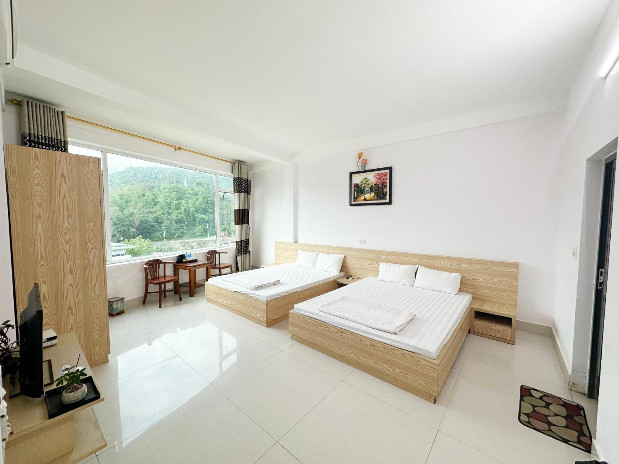 Quy Anh Hotel Bao Lac Town Экстерьер фото