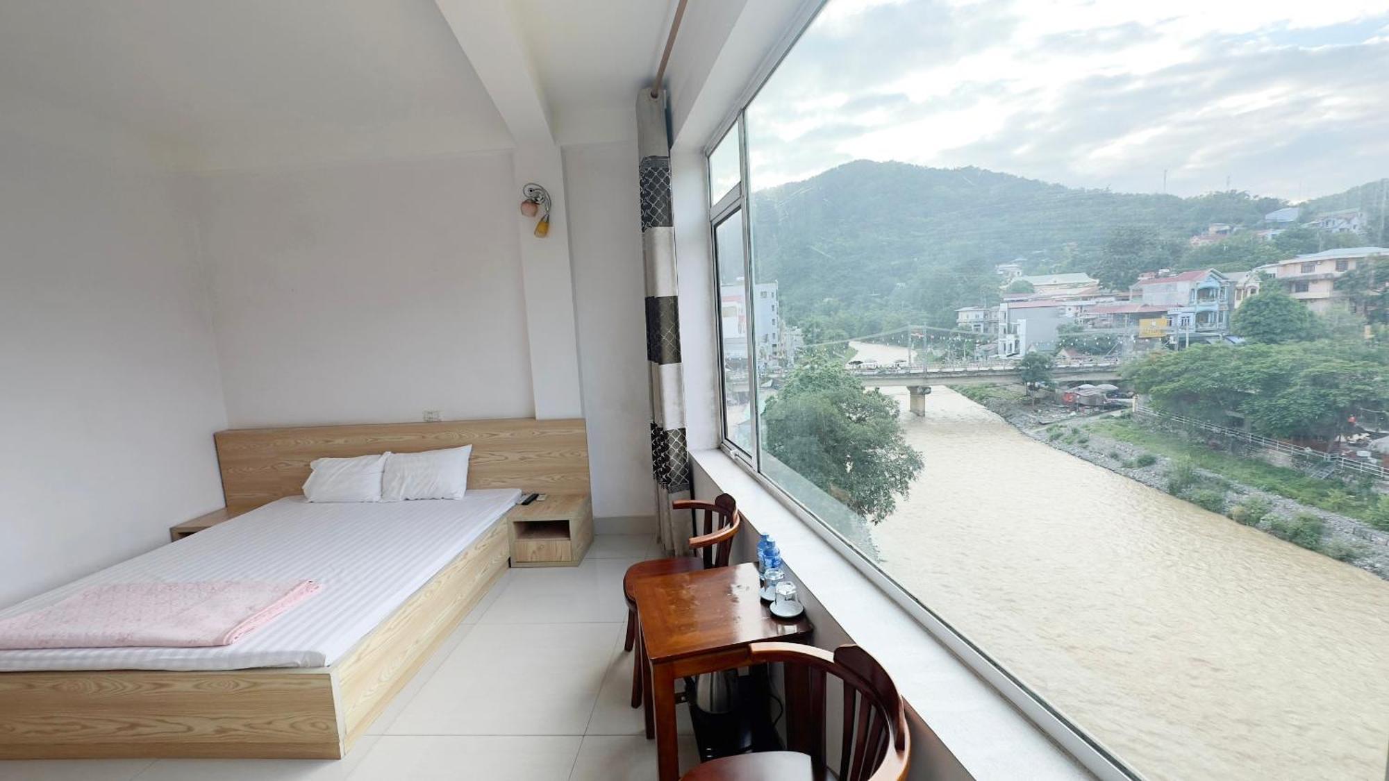 Quy Anh Hotel Bao Lac Town Экстерьер фото