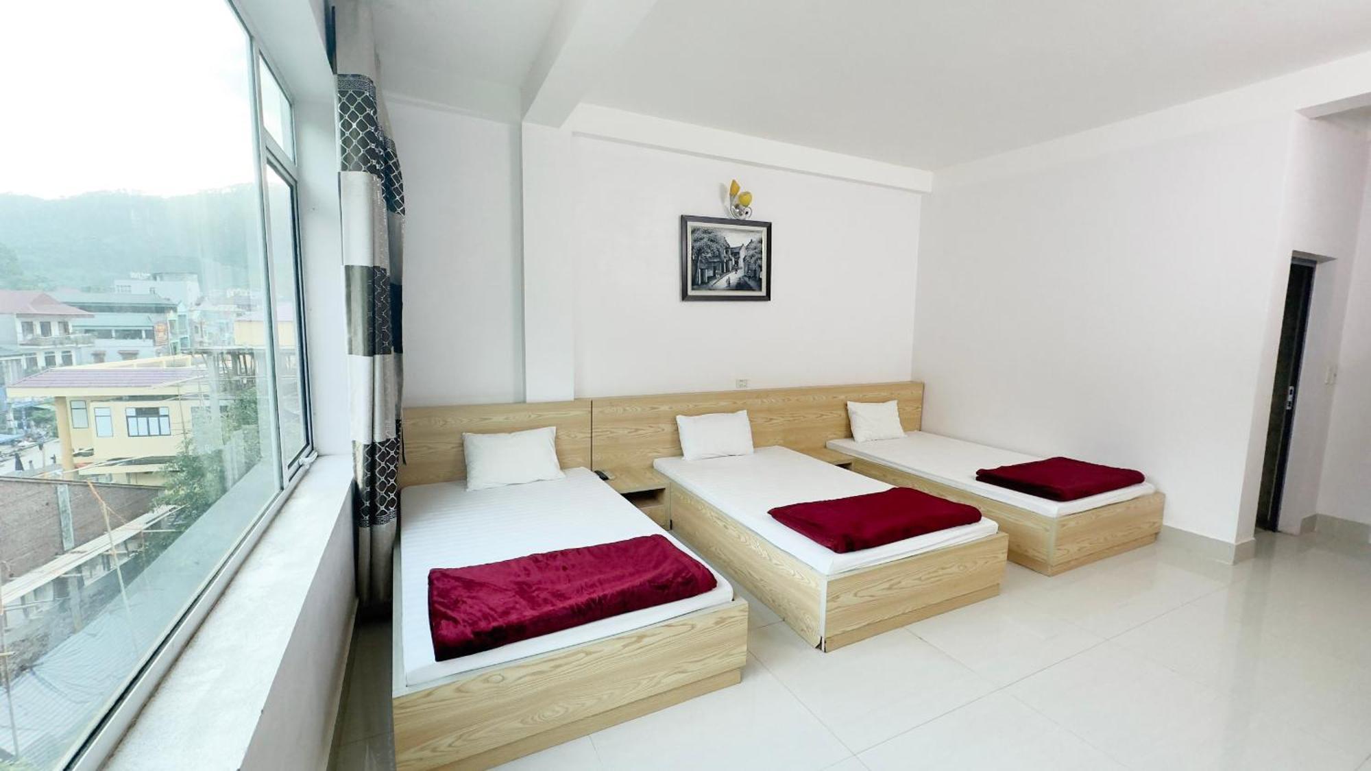 Quy Anh Hotel Bao Lac Town Экстерьер фото