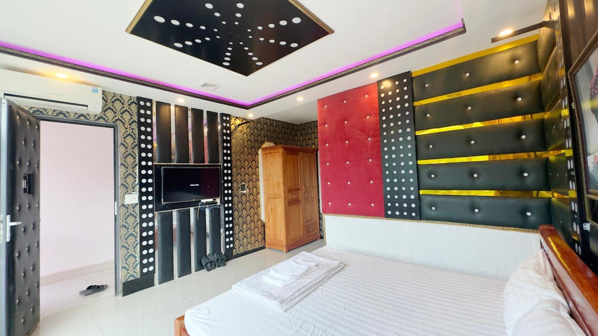 Quy Anh Hotel Bao Lac Town Экстерьер фото