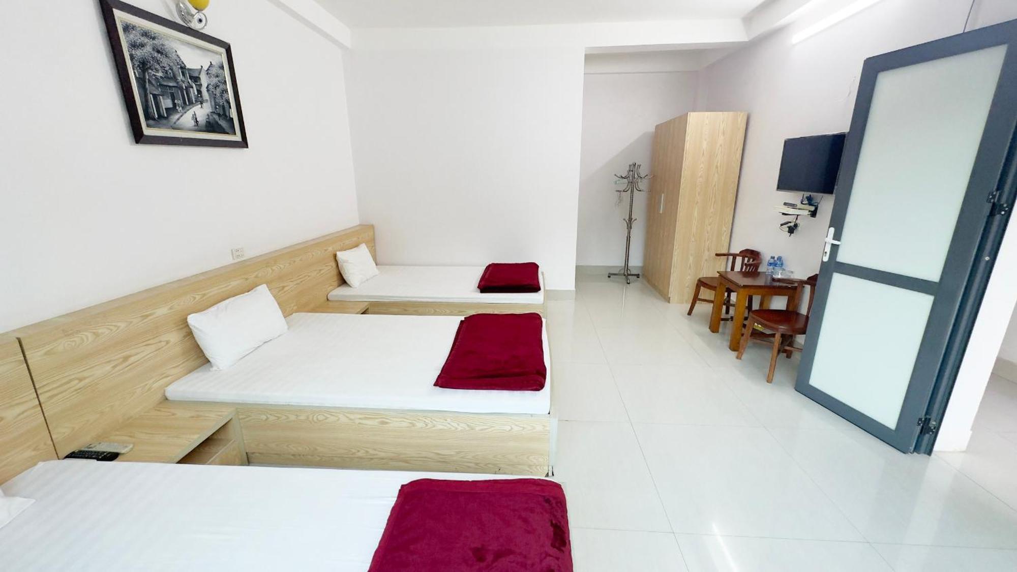 Quy Anh Hotel Bao Lac Town Экстерьер фото