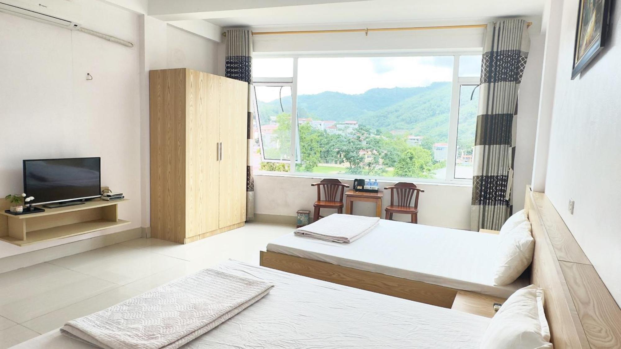 Quy Anh Hotel Bao Lac Town Экстерьер фото