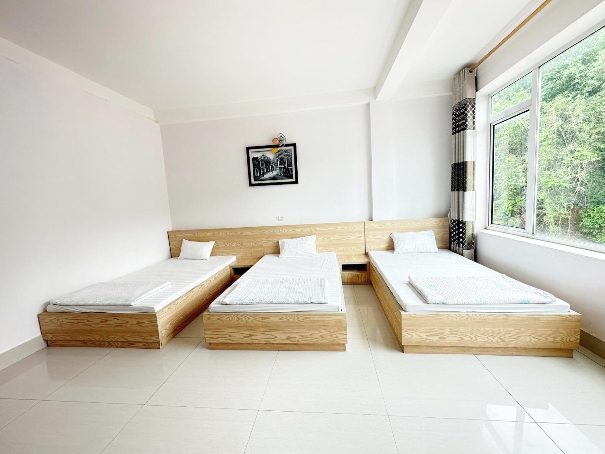 Quy Anh Hotel Bao Lac Town Экстерьер фото
