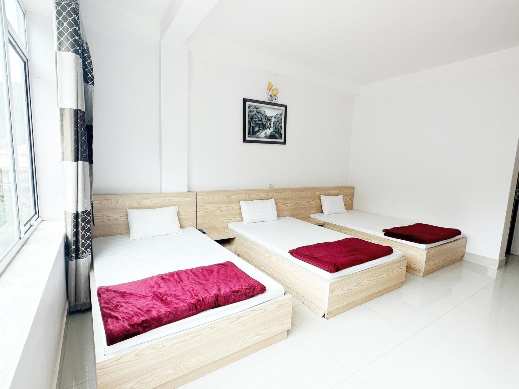 Quy Anh Hotel Bao Lac Town Экстерьер фото